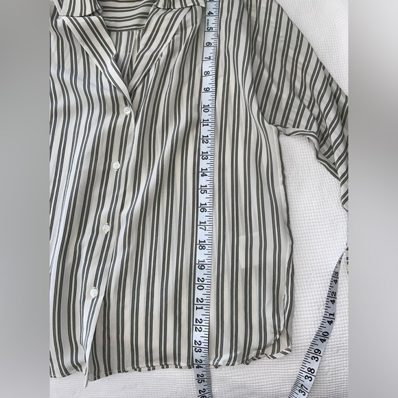 Women’s CLUB MONACO Signature Striped Silk buttoned‎ Shirt size small - Picture 10 of 14